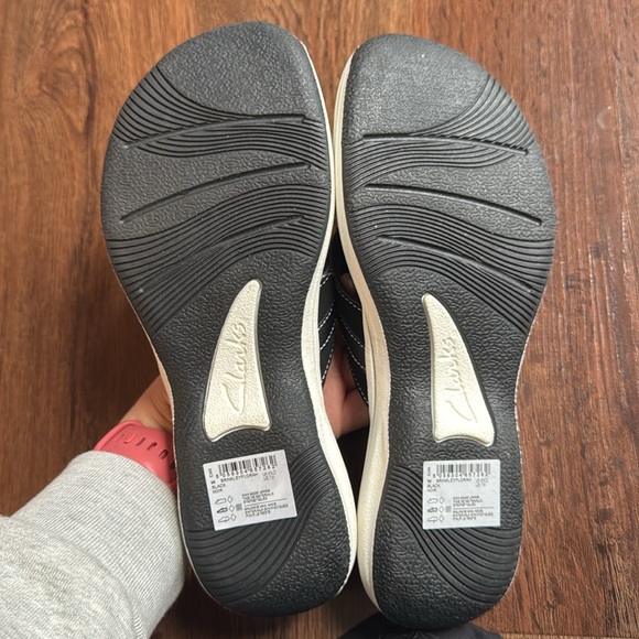 *NWT* Clark’s Cloudsteppers Black - Picture 6 of 6